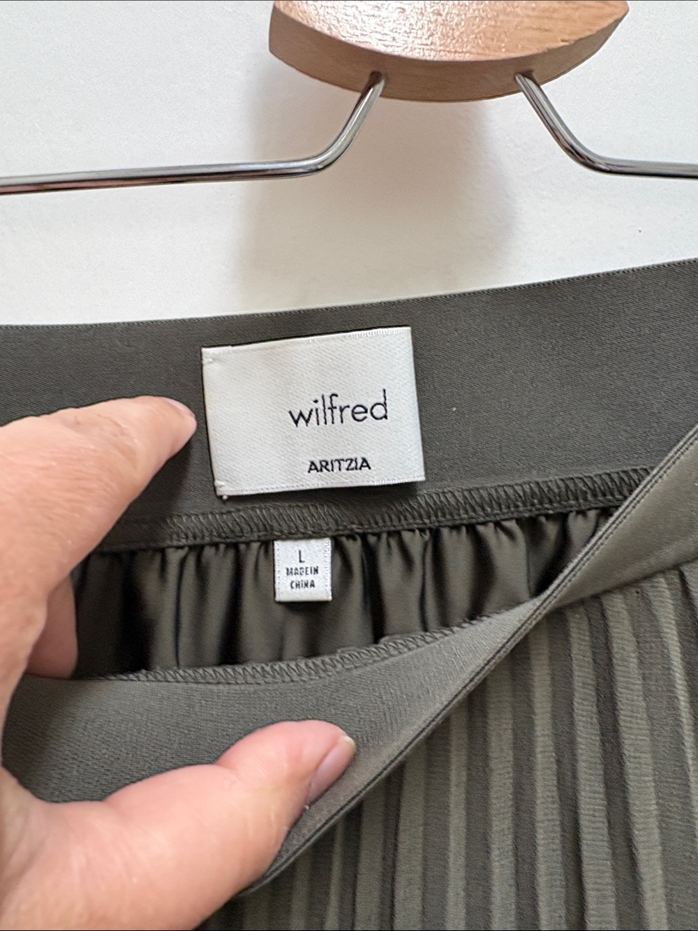 Aritzia Pleated Midi Skirt - Olive Green size Large - Picture 2 of 2